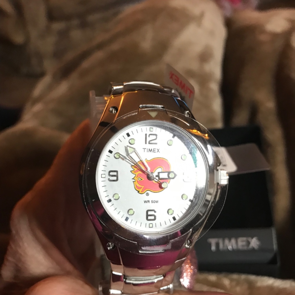 Timex flames watch - Picture 3 of 3